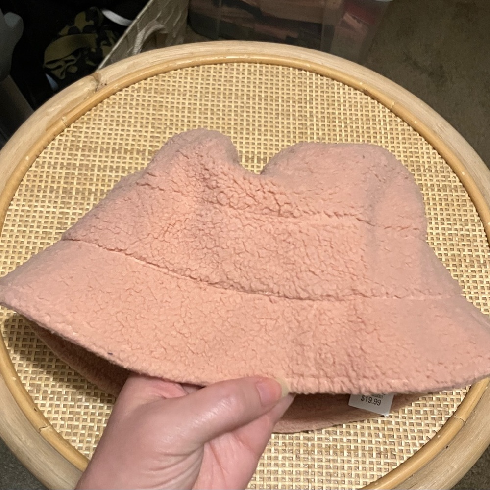 Pink fuzzy fleece teddy bucket hat tillys tilly’s cute trendy small